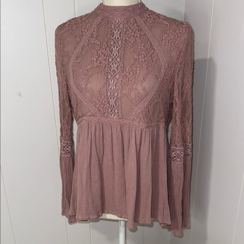American Eagle Outfitters Lace Blouse in Dusty Rose